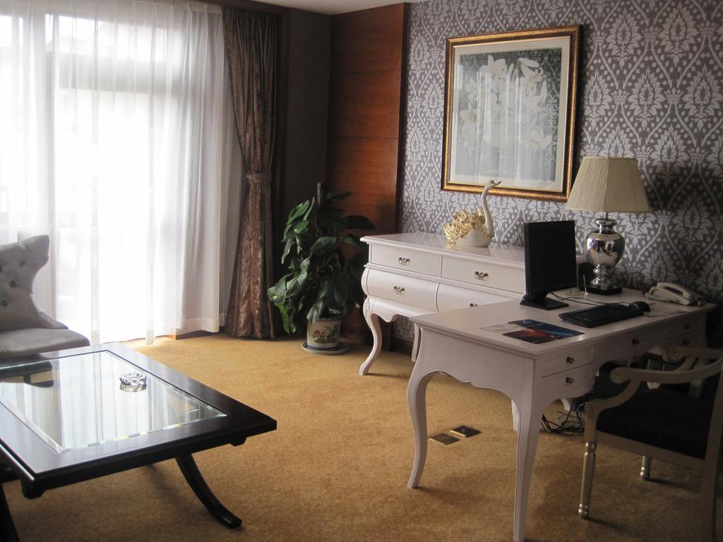 Country Garden Phoenix Hotel Jingmen Eksteriør billede